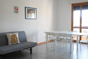 Sirolo, trilocale in centro, con terrazzo e aria condizionata - S078